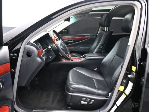 Used 2011 Lexus LS 460 L w/ Luxury Pkg image 11