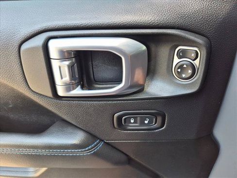 Used 2023 Jeep Wrangler Unlimited Rubicon 4xe w/ Steel Bumper Group AWD/4WD image 15