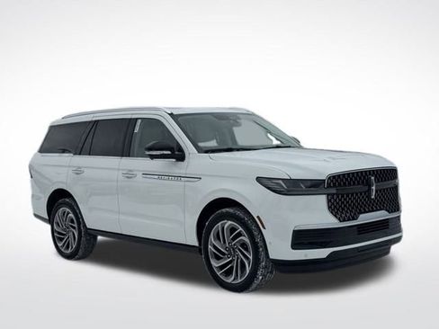 New 2025 Lincoln Navigator Reserve image 4