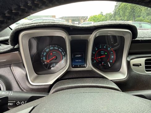 Used 2014 Chevrolet Camaro SS RWD image 16