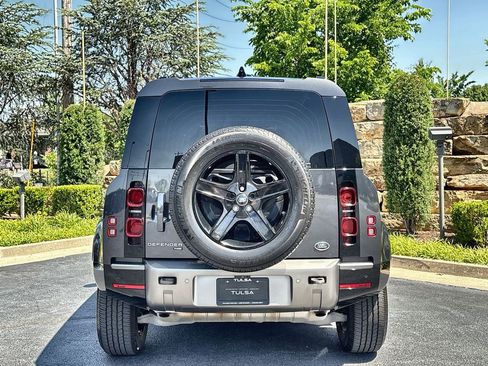 Certified 2022 Land Rover Defender 110 X-Dynamic SE AWD/4WD image 4