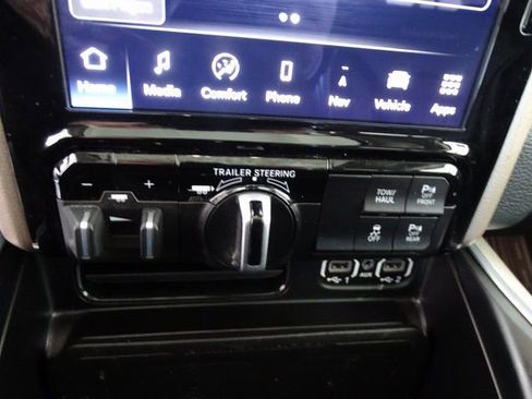 Used 2022 RAM 1500 Laramie image 13