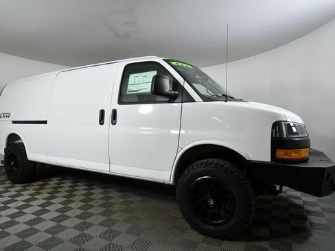 New 2025 Chevrolet Express 3500 Work Van w/ Driver Convenience Package image 9