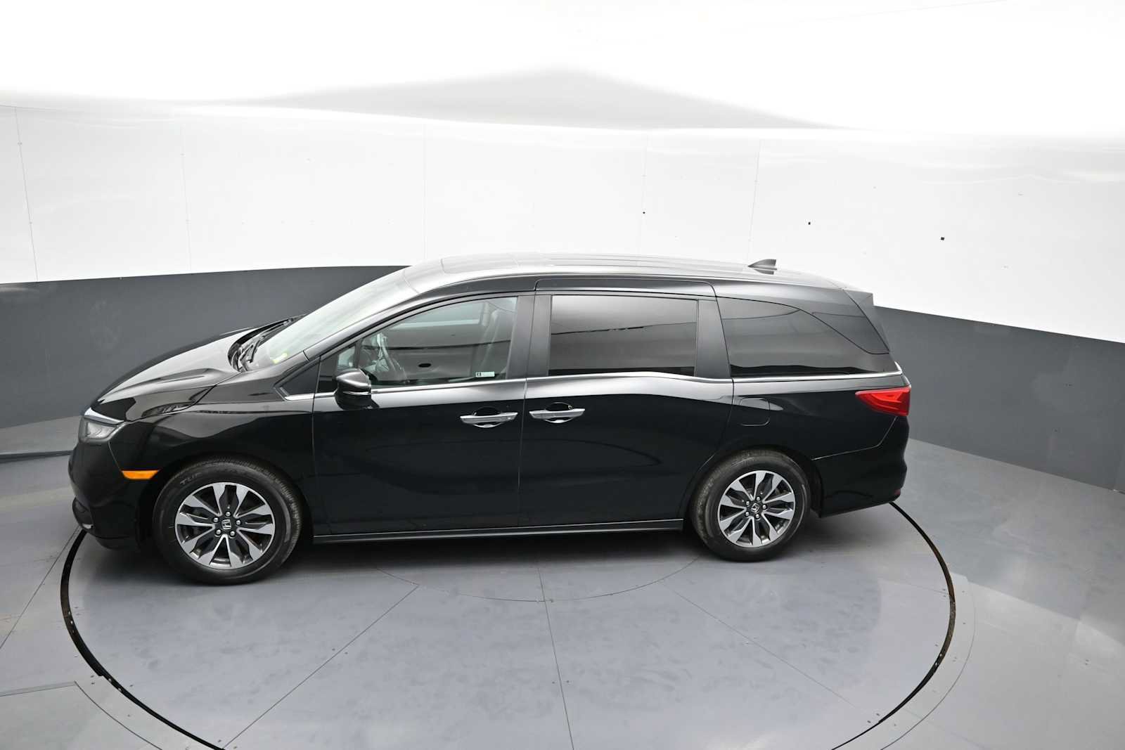 Certified 2023 Honda Odyssey EX-L image 43