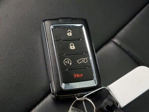 Used 2023 Jeep Grand Cherokee Limited w/ Black Appearance Package AWD/4WD image 29
