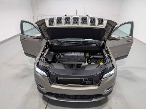Used 2019 Jeep Cherokee Limited image 13