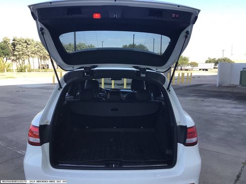 Used 2019 Mercedes-Benz GLC 300 image 10