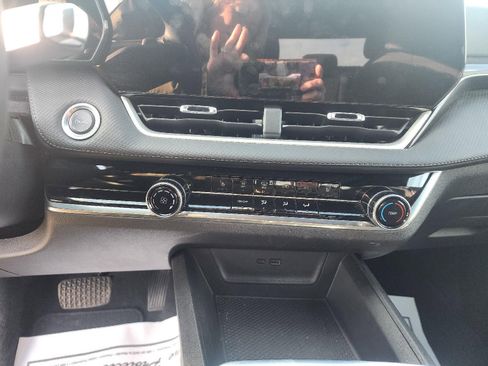 Used 2025 Chevrolet Equinox LT image 20