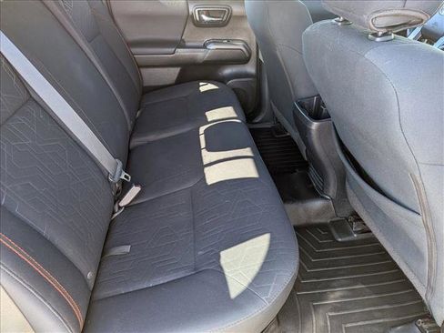 Used 2017 Toyota Tacoma TRD Off-Road w/ Tow Package (A/T) image 19