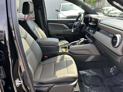 Certified 2025 Chevrolet Colorado ZR2 w/ Technology Package AWD/4WD image 20