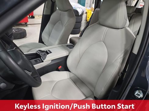 Certified 2024 Toyota Grand Highlander XLE image 16