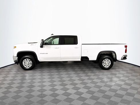 Used 2023 Chevrolet Silverado 2500 LT AWD/4WD image 4