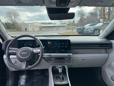 Used 2025 Hyundai Kona SEL image 27