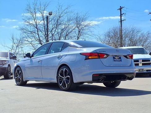 Used 2024 Nissan Altima 2.5 SR image 7