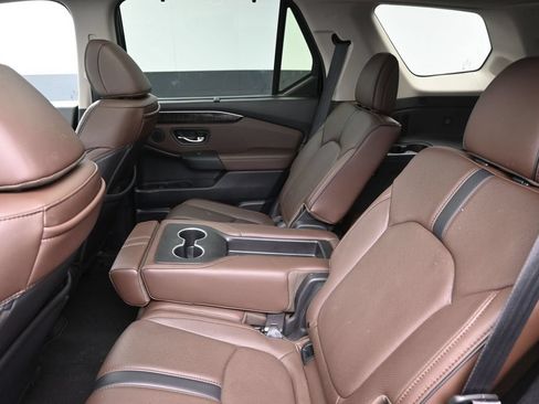 Used 2023 Honda Pilot Elite image 13