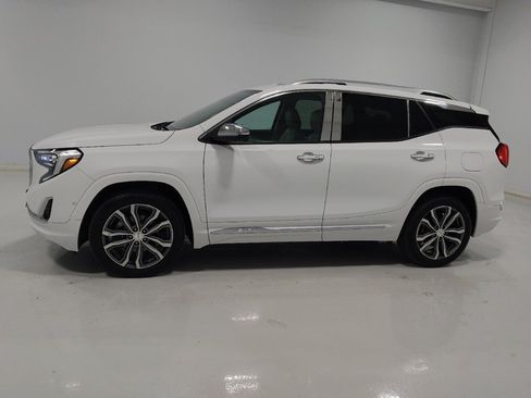 Used 2019 GMC Terrain Denali w/ Advanced Safety Package AWD/4WD image 2
