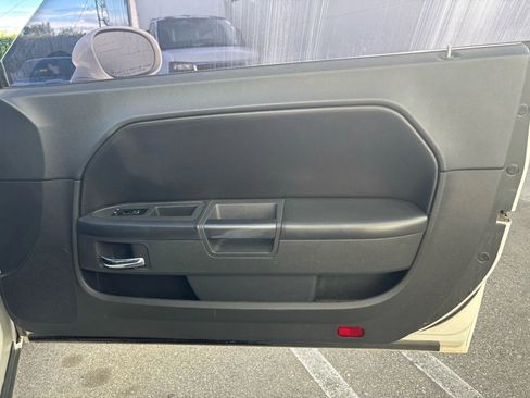 Used 2009 Dodge Challenger R/T image 27