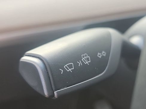 Used 2022 Tesla Model Y Performance image 27