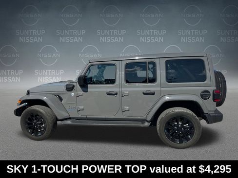 Used 2023 Jeep Wrangler Unlimited Sahara w/ Cold Weather Group AWD/4WD image 2