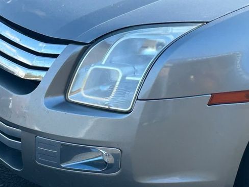 Used 2009 Ford Fusion SEL image 12