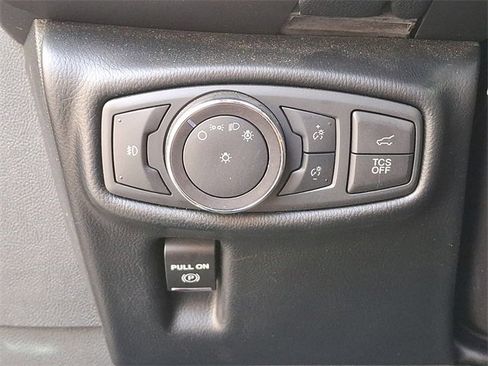 Used 2019 Lincoln Nautilus Select image 24