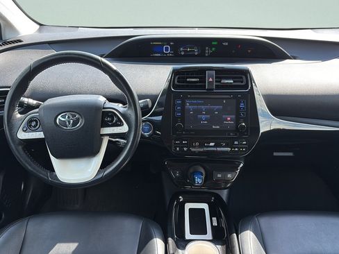 Used 2016 Toyota Prius Three Touring FWD image 11