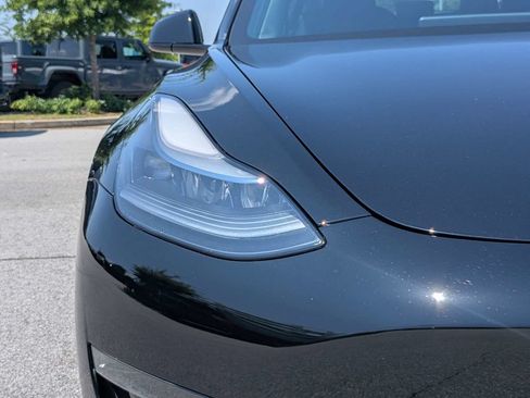 Used 2023 Tesla Model 3 Standard Range RWD image 9