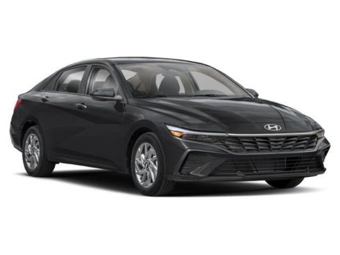Used 2024 Hyundai Elantra SEL w/ Convenience Package FWD image 6