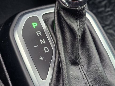 Used 2018 Jeep Renegade Altitude image 32