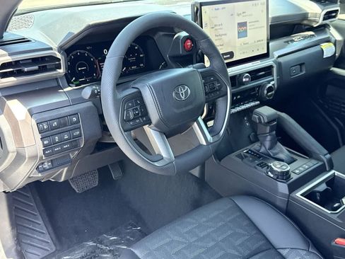 Used 2025 Toyota Tacoma TRD Off-Road w/ TRD Off Road Premium Package image 17