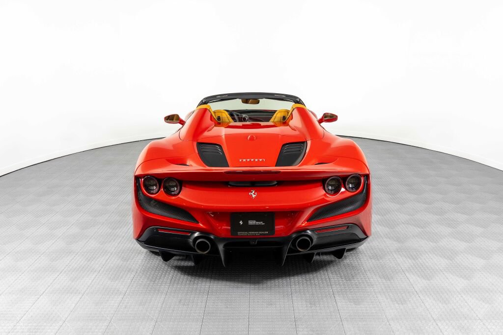 Used 2022 Ferrari F8 Tributo RWD image 15