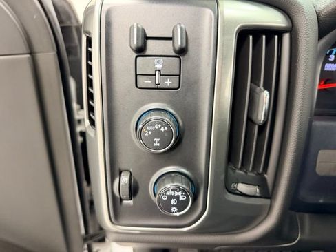 Certified 2018 Chevrolet Silverado 1500 LT w/ All Star Edition AWD/4WD image 17