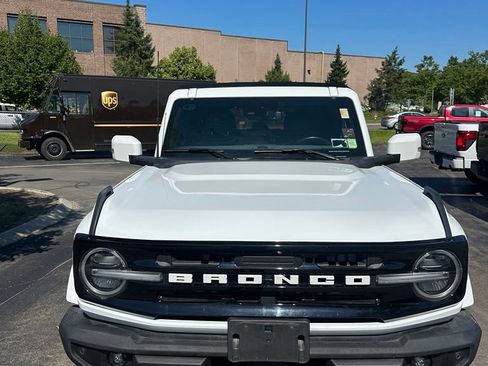 Used 2022 Ford Bronco Outer Banks AWD/4WD image 3