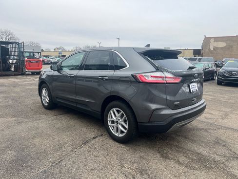 Used 2024 Ford Edge SEL w/ Convenience Package image 4