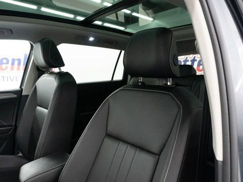 Used 2024 Volkswagen Tiguan SE AWD/4WD image 19