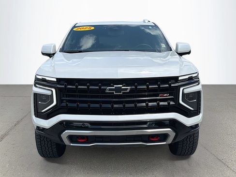 Used 2025 Chevrolet Suburban Z71 AWD/4WD image 9