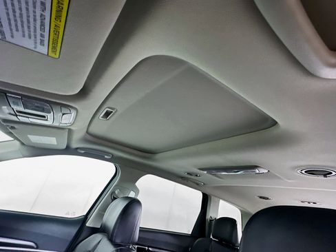 Used 2025 Kia Telluride S FWD image 26