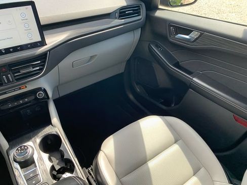 Used 2023 Ford Escape Platinum AWD/4WD image 24