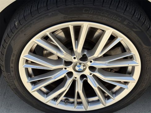 Used 2024 BMW 330i Sedan image 9