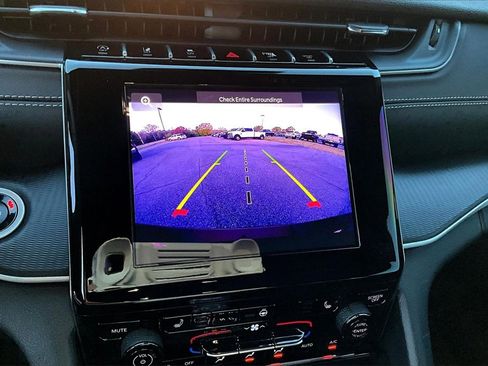 Used 2025 Jeep Grand Cherokee L Altitude image 21