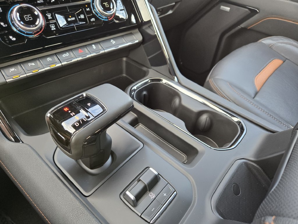 Used 2024 GMC Sierra 1500 AT4 w/ Technology Package AWD/4WD image 22