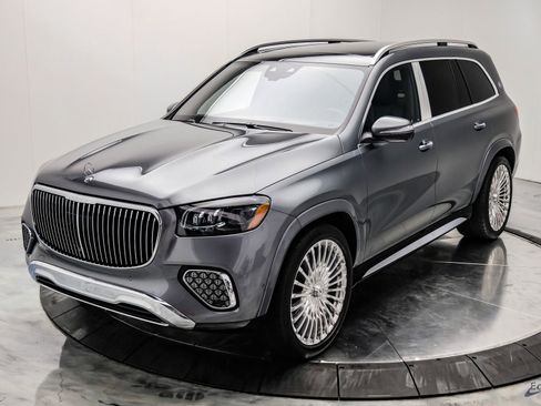 Used 2024 Mercedes-Benz Maybach GLS 600 4MATIC image 7