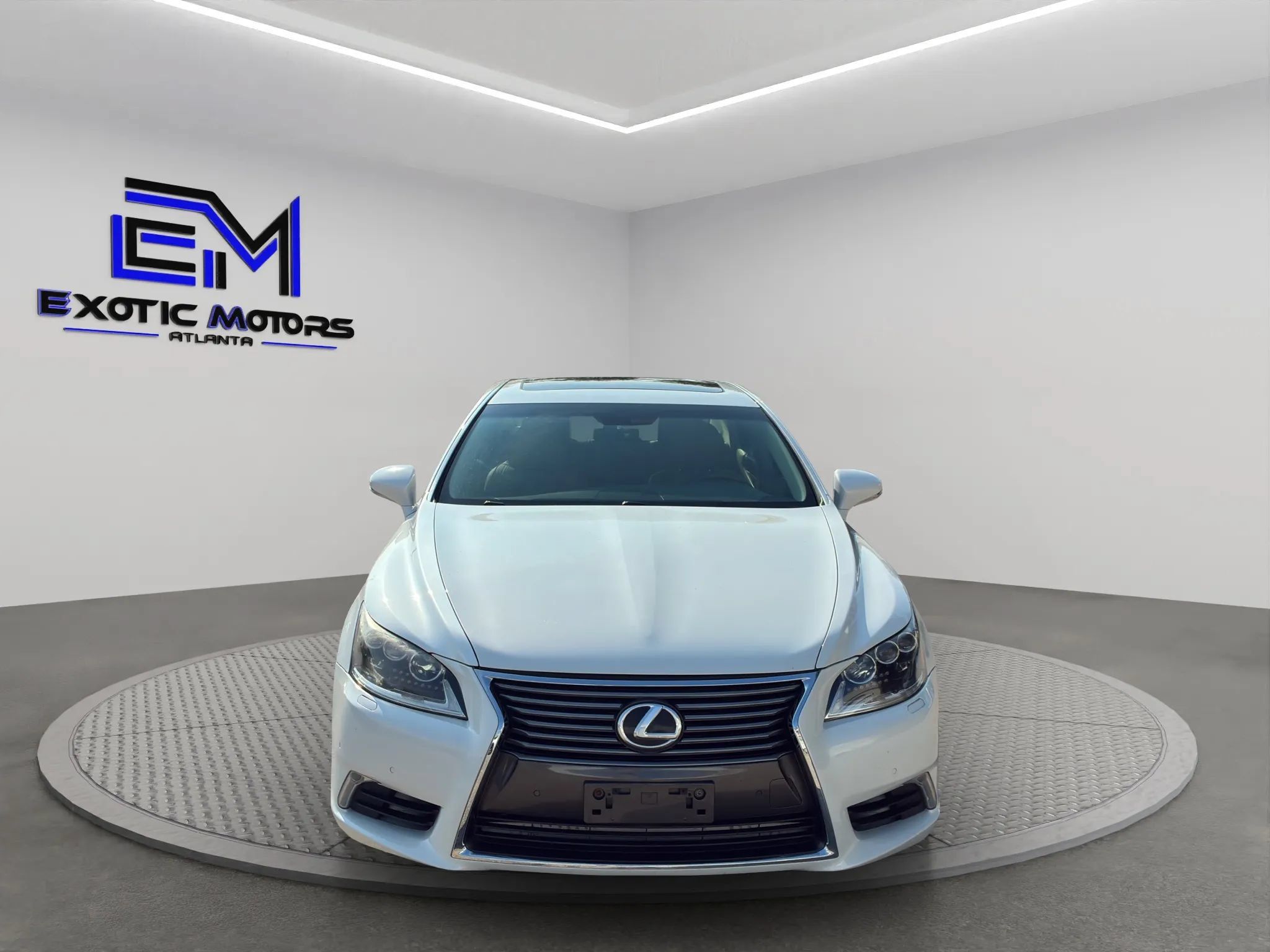 Used 2013 Lexus LS 460 AWD w/ Comfort Pkg image 8