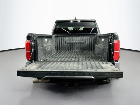 Certified 2025 Toyota Tacoma SR5 AWD/4WD image 24