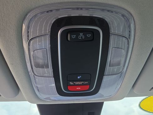 Used 2024 Hyundai Kona SEL AWD/4WD image 35