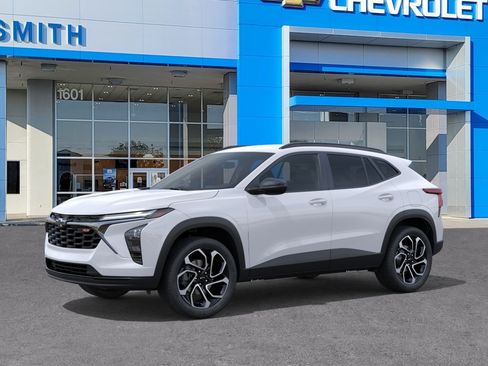 New 2026 Chevrolet Trax RS w/ Driver Confidence Package FWD image 2