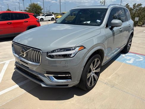 Used 2024 Volvo XC90 T8 Plus w/ Protection Package Premier AWD/4WD image 3