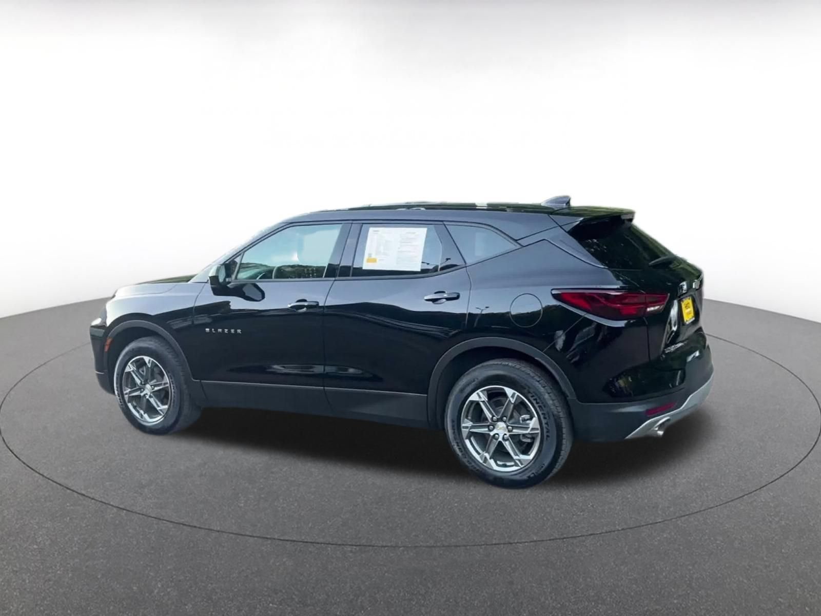 Used 2026 Chevrolet Blazer LT FWD image 9
