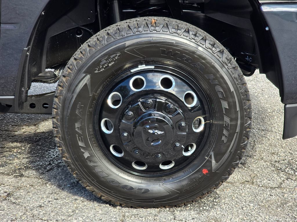 New 2026 RAM 3500 Laramie AWD/4WD image 13