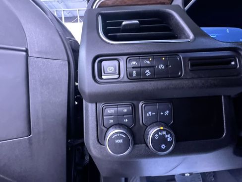 Used 2023 Chevrolet Tahoe Premier image 16